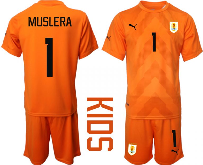 Kinder Uruguay FIFA WM Katar 2022 orange Torwarttrikot mit Namen MUSLERA 1